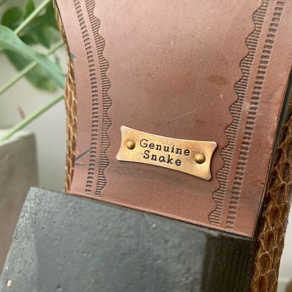 Giorgio Brutini Snakeskin ankle boot. - Picture 3 of 3